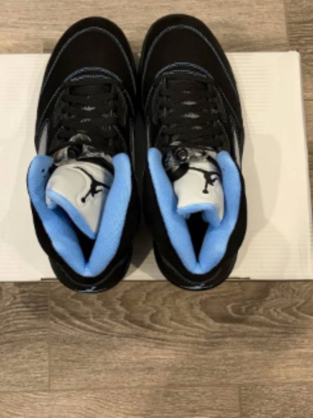 Jordan 5 Retro Black University Blue 2026